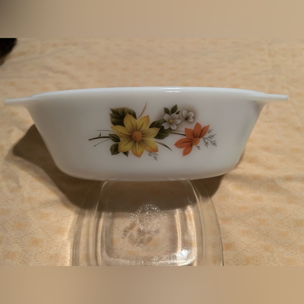 Vintage Pyrex Autumn Glory Pattern